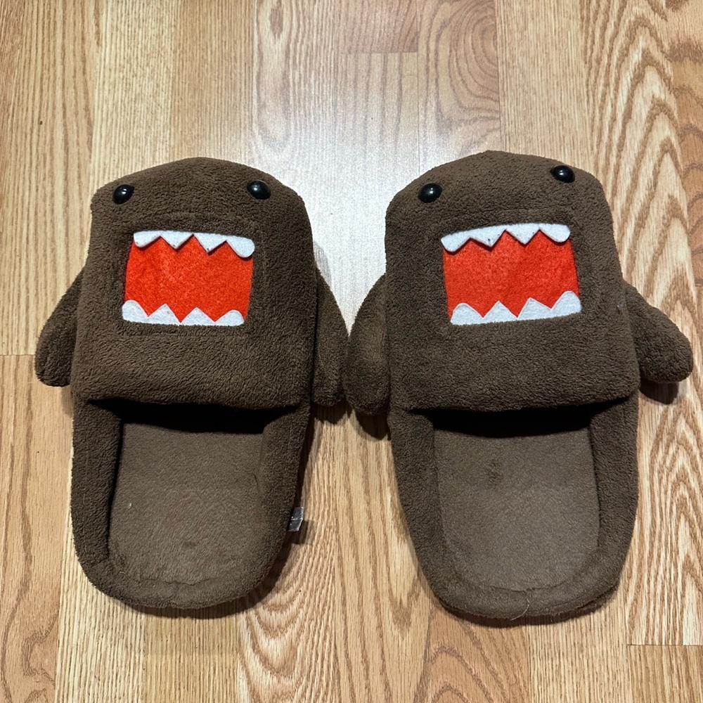 Domo Slippers
